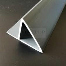 شنفر بي في سي بشفة في الأردن